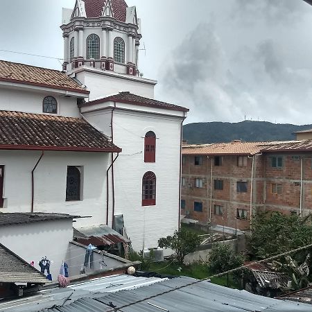 Hostel El Encanto Guatape Exterior photo